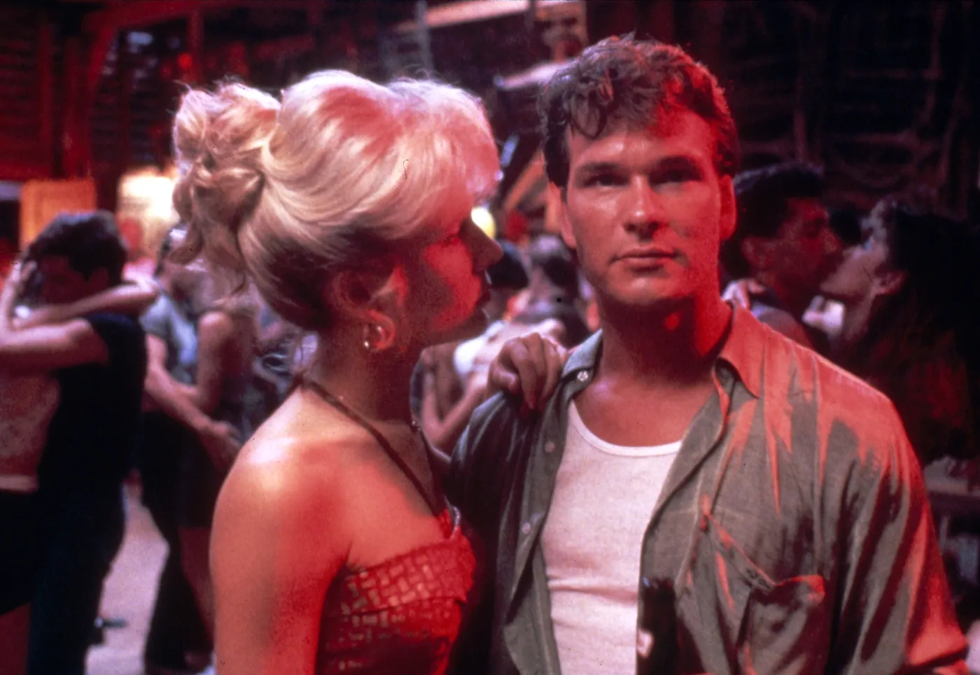 3879123-dirty-dancing.jpg