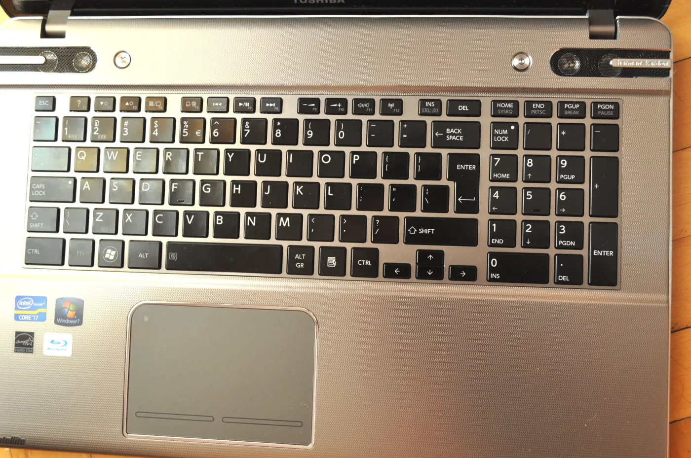 3909506-toshiba-p875.jpg