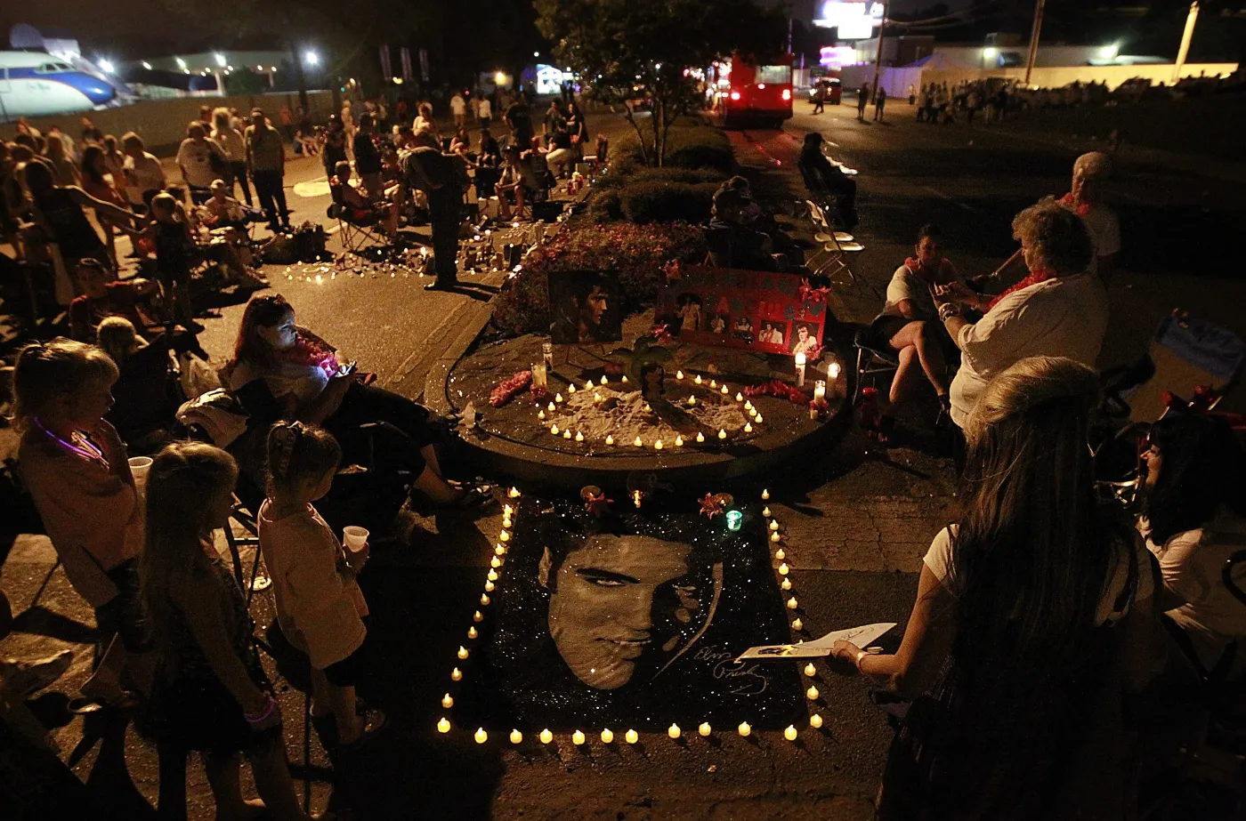 3910973-graceland-35.jpg