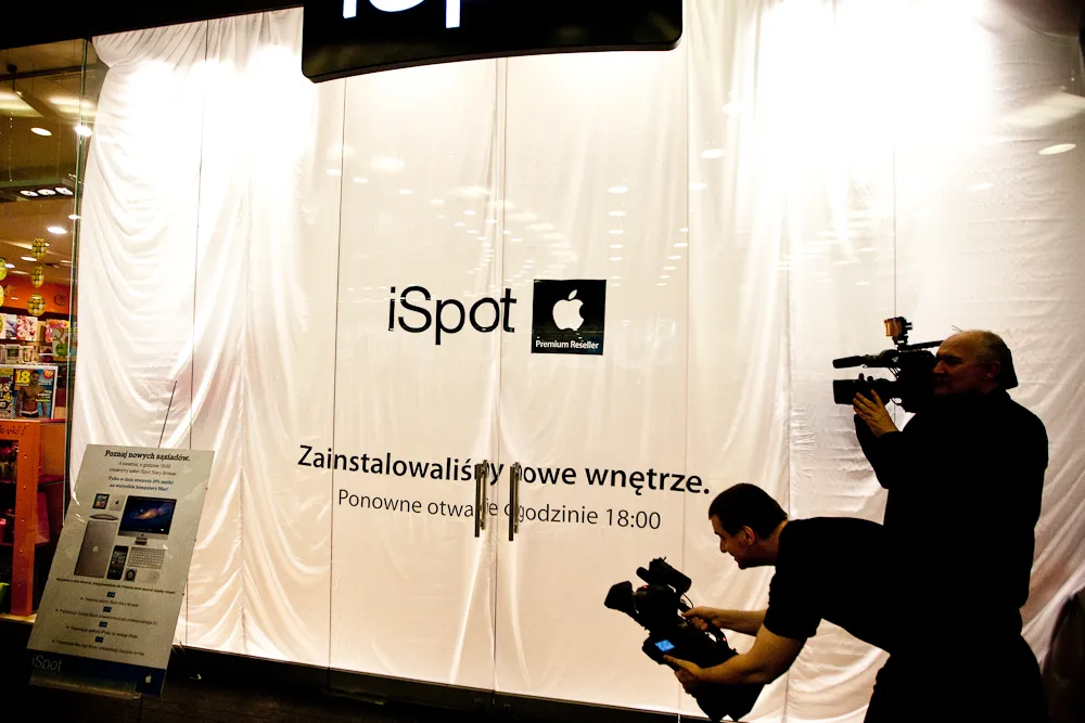 iSpot Apple