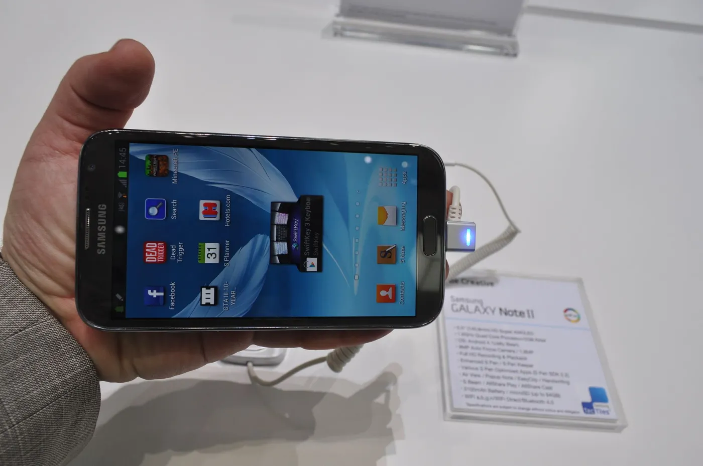 3975428-galaxy-note-ii.jpg