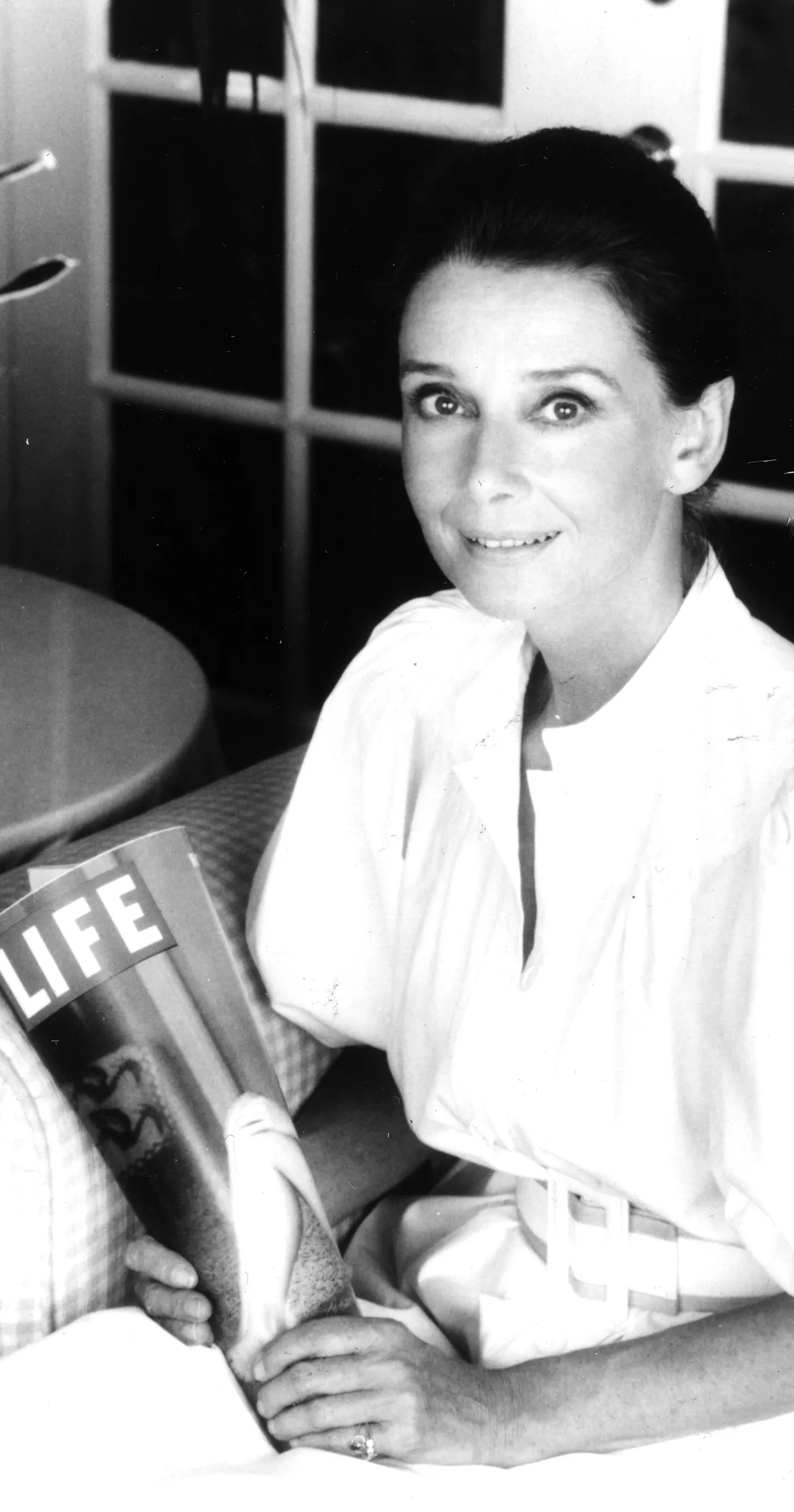 4531804-audrey-hepburn.jpg