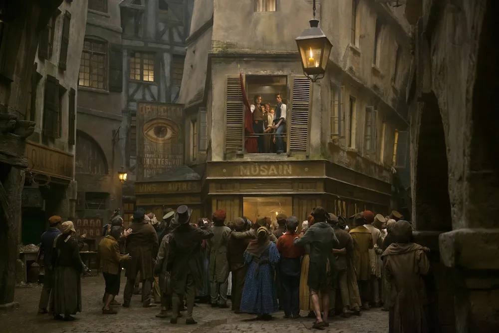 4550655-les-mis-rables.jpg