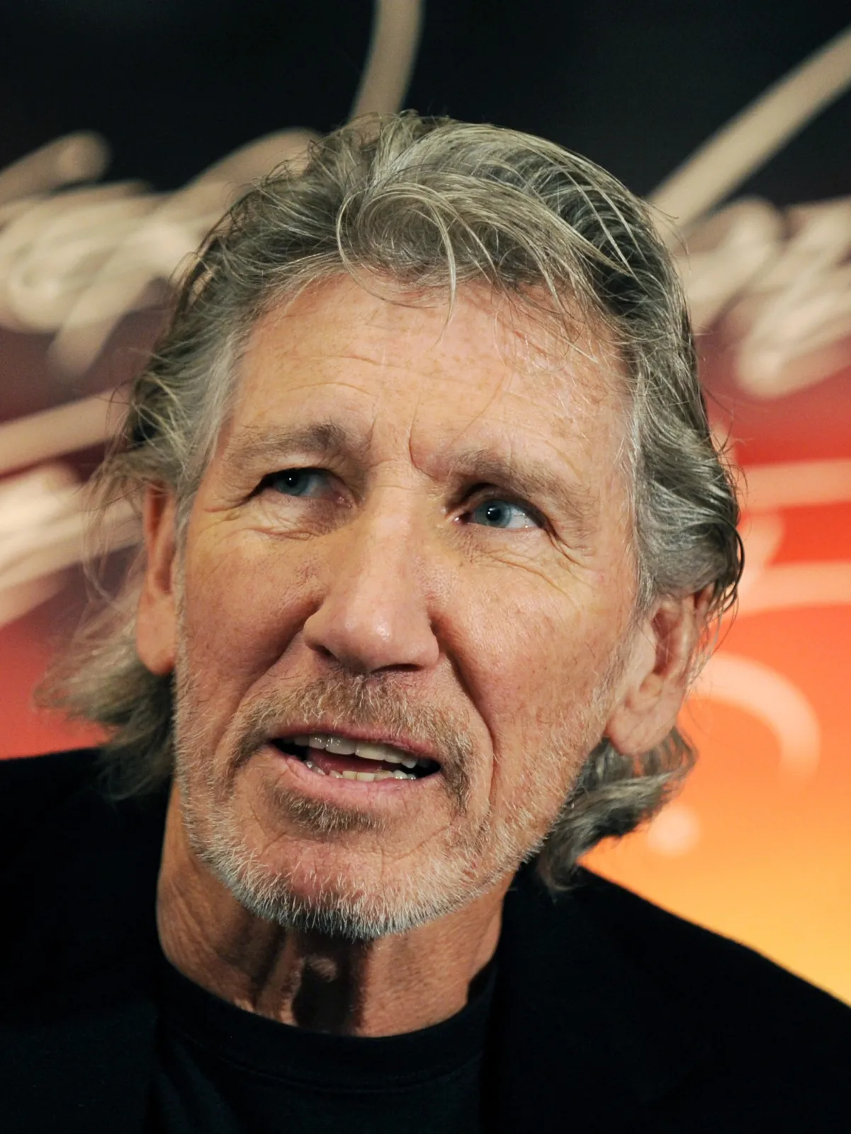 4285327-roger-waters.jpg