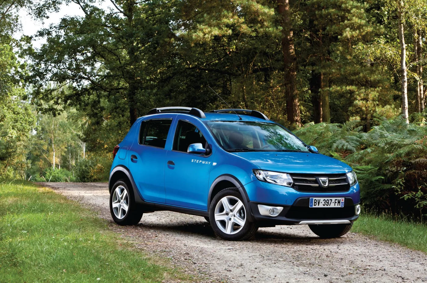 4288406-270912dacia.jpg