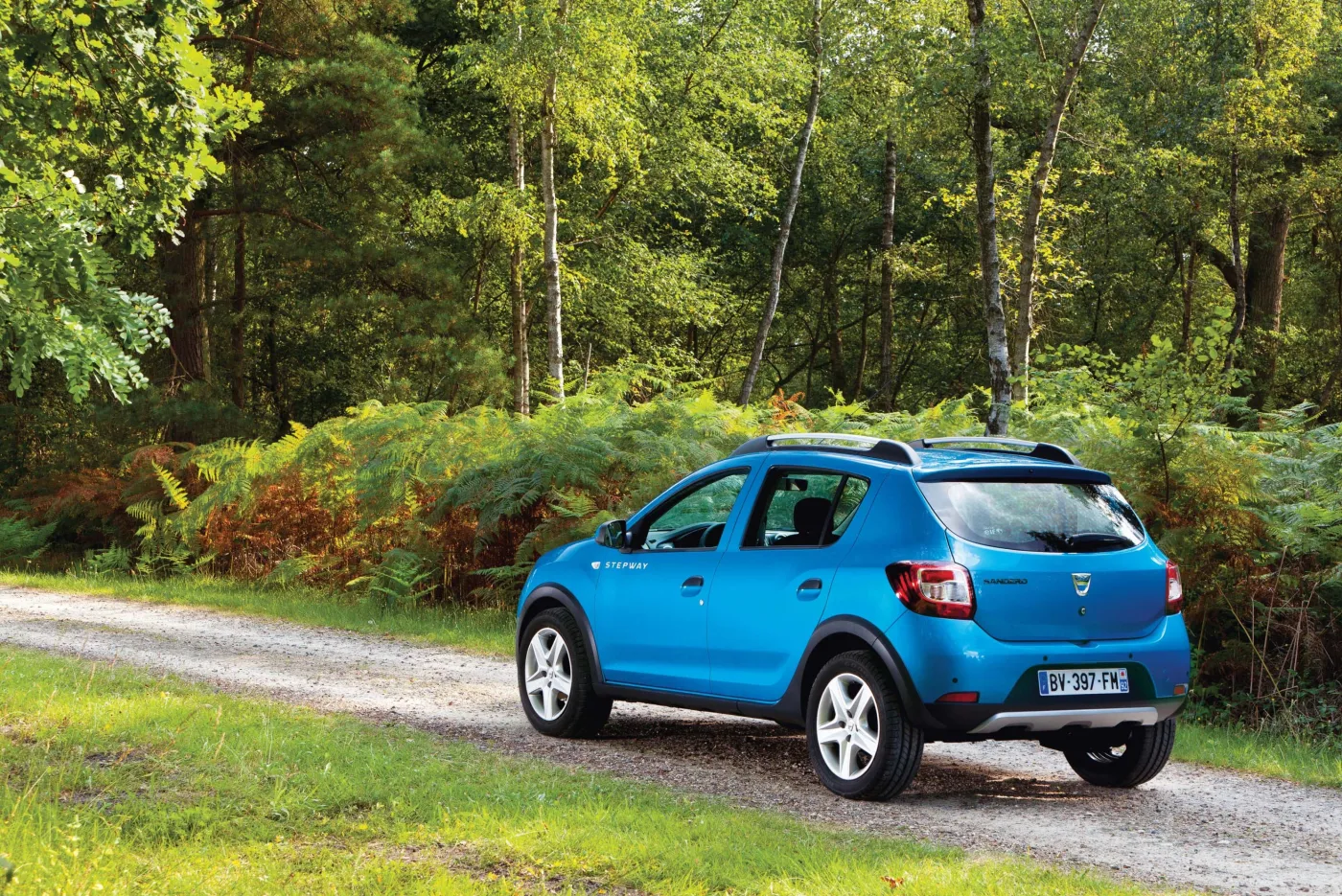 4289113-270912dacia-c.jpg
