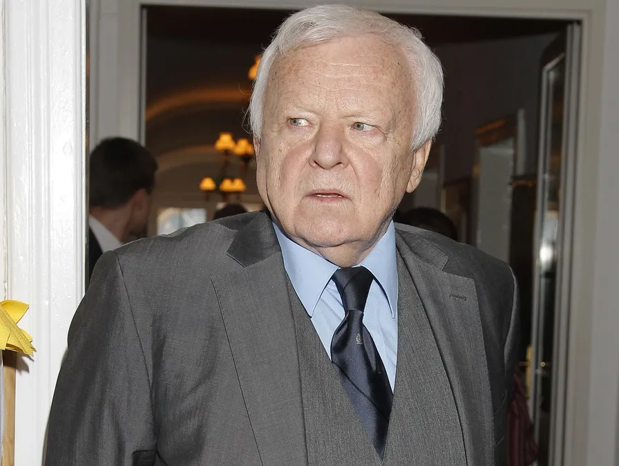 Marian Opania