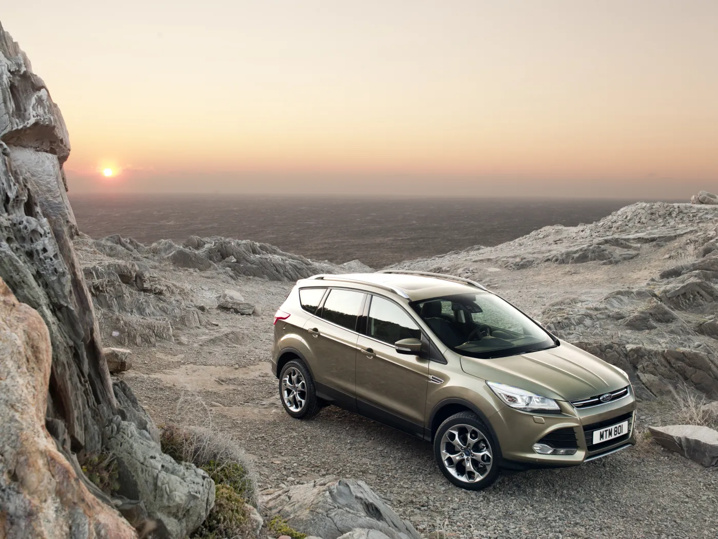 4361753-ford-kuga-010.jpg