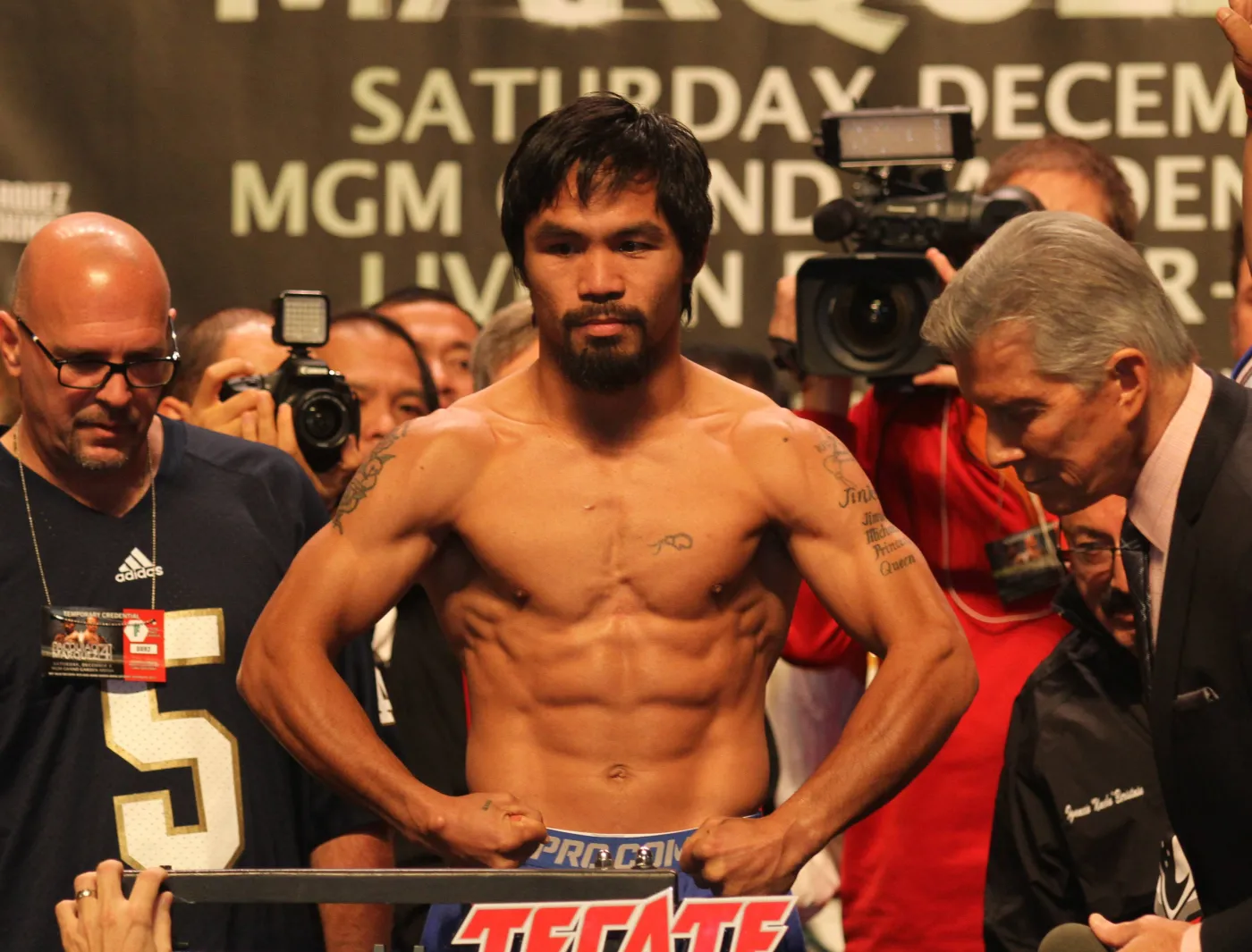 Pacquiao cięzko znokautowany. Marquez bokserem dekady. WIDEO