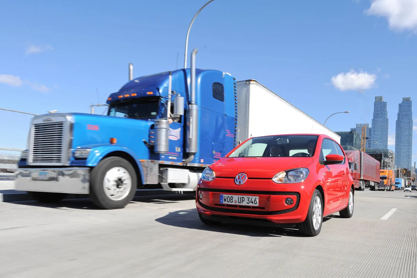 3330523-volkswagen-up.jpg