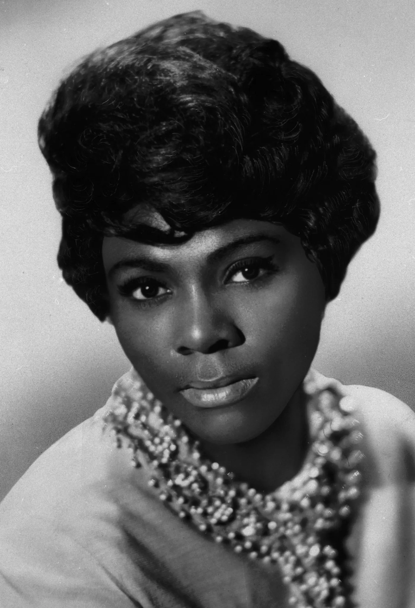 4957119-dionne-warwick.jpg