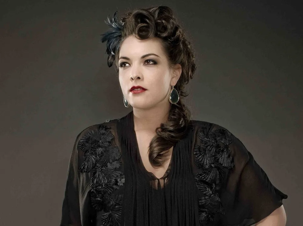 2864104-caro-emerald.jpg