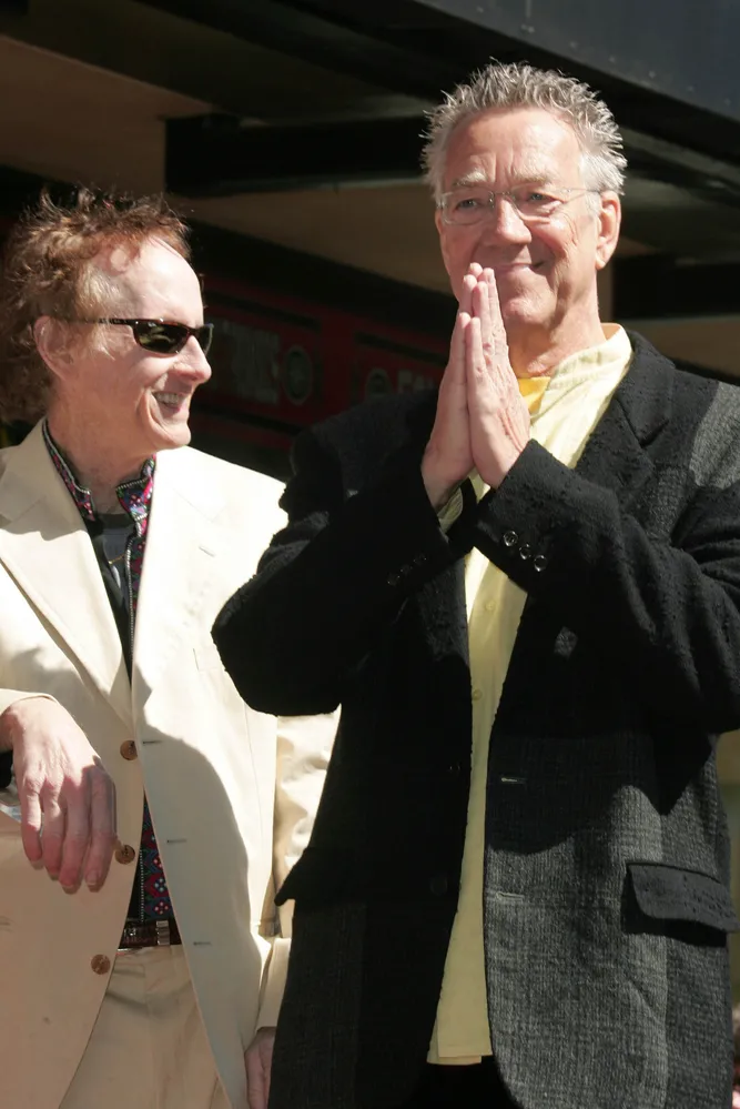 4992030-ray-manzarek.jpg
