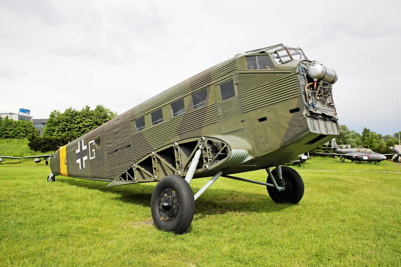5001354-junkers-ju52.jpg