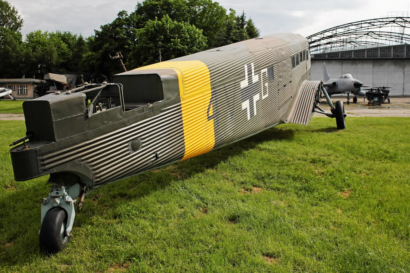 5001383-junkers-ju52.jpg