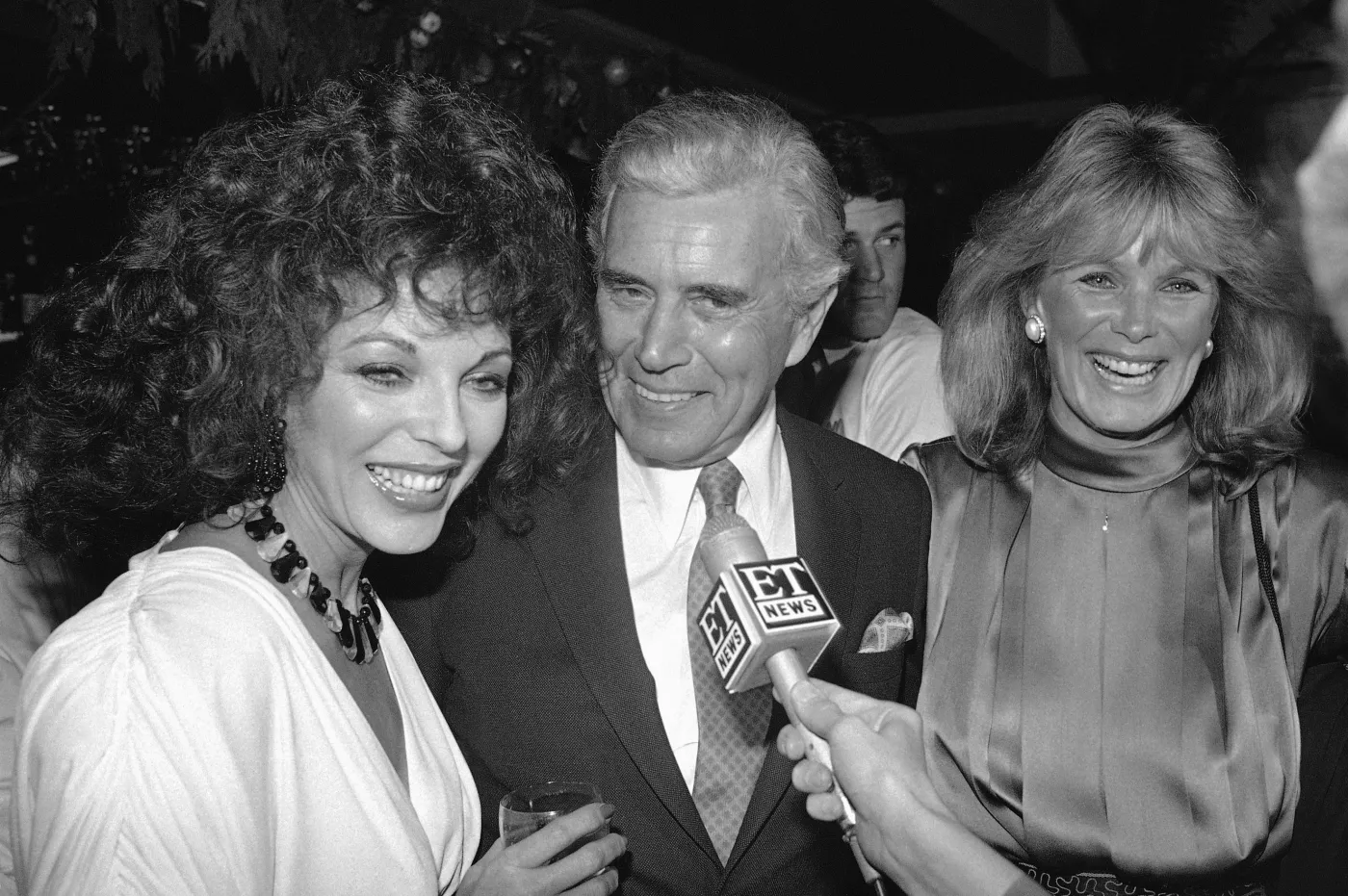 5005157-joan-collins.jpg