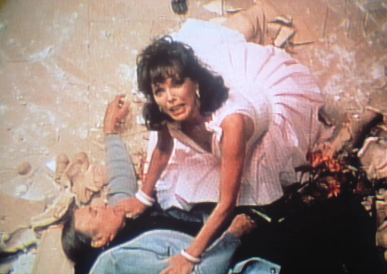 5005360-joan-collins.jpg