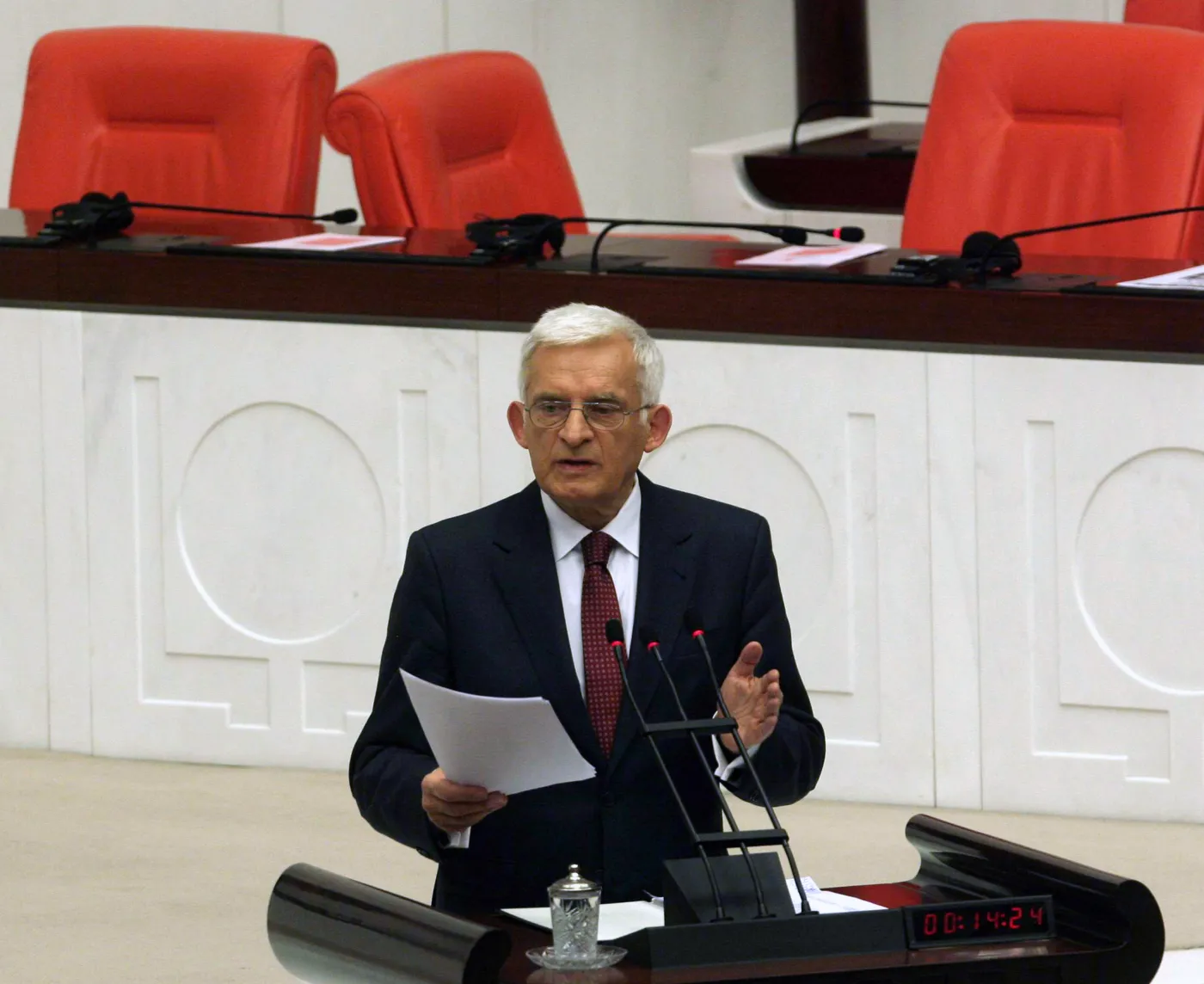 5069601-jerzy-buzek.jpg