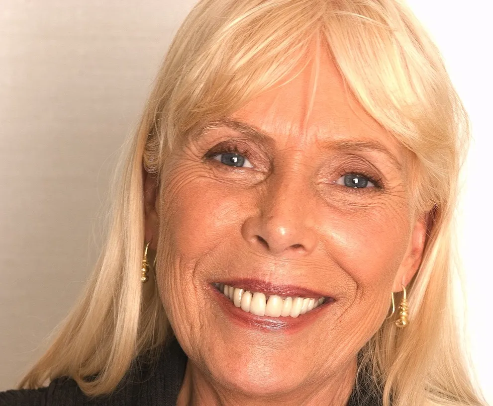 4140429-joni-mitchell.jpg