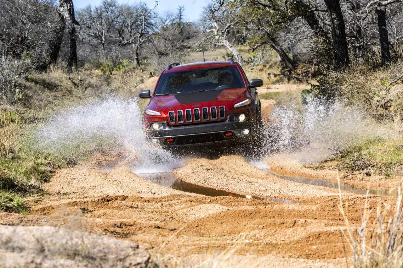 4782607-2014cherokee09.jpg
