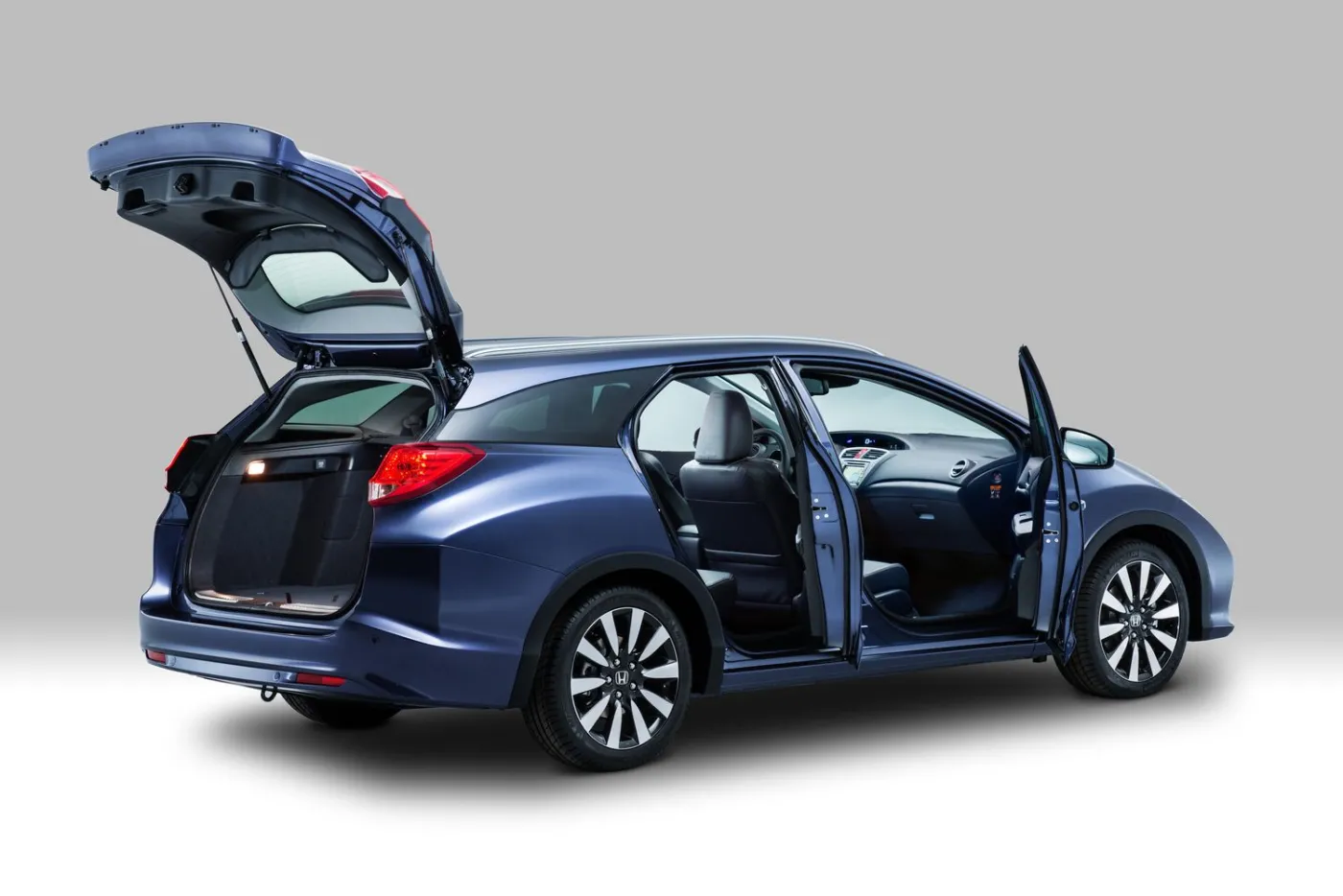 Nowe kombi dla polskiego kierowcy! Oto honda civic tourer - pierwsze zdjęcia