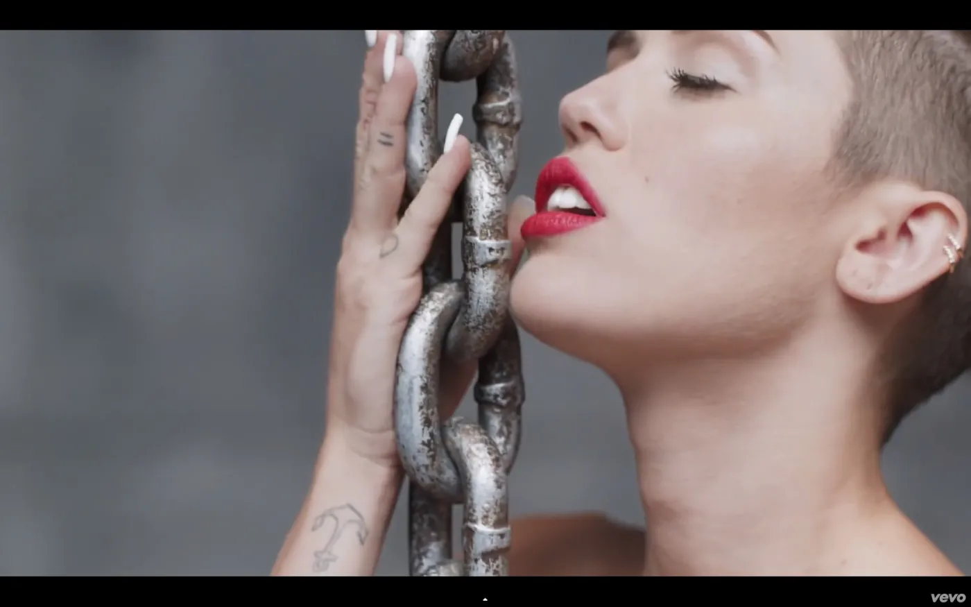5395620-miley-cyrus.jpg
