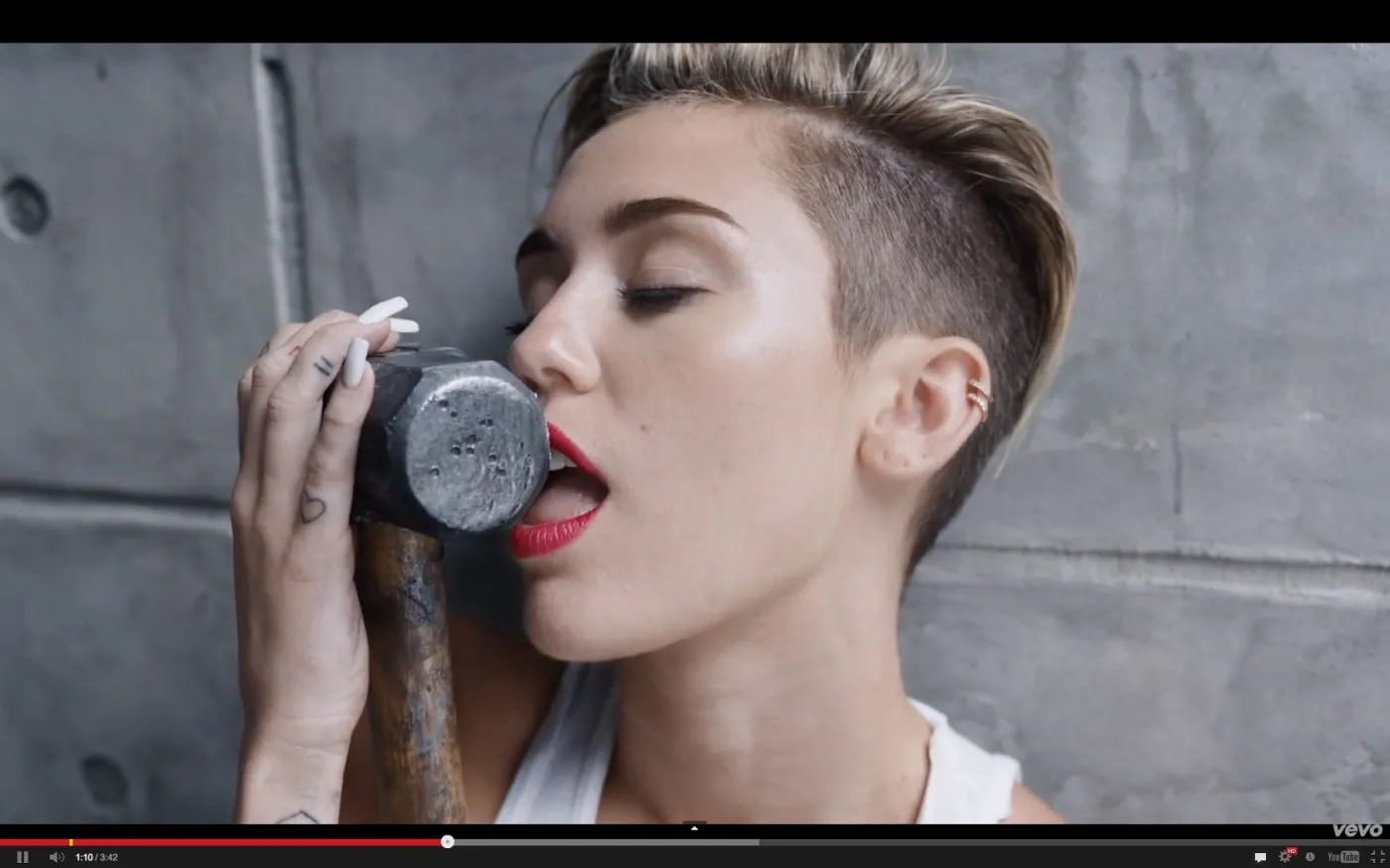 5395247-miley-cyrus.jpg