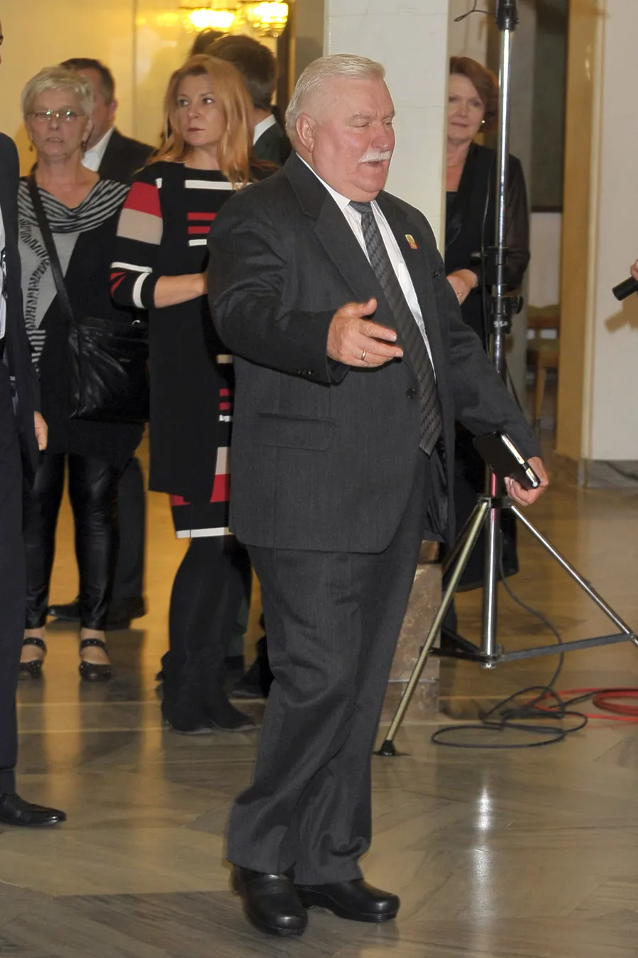 5440042-lech-walesa.jpg