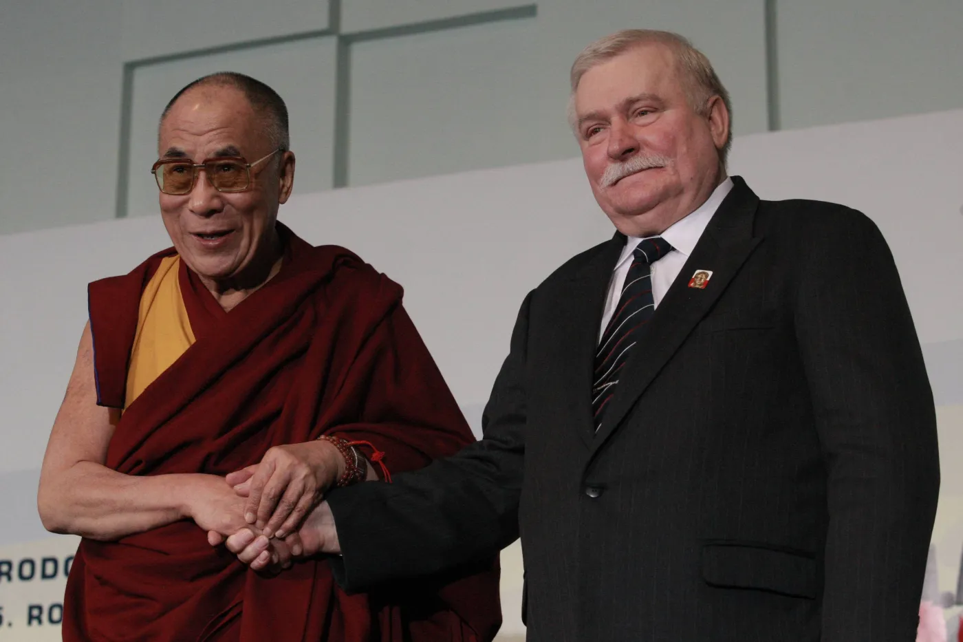 5461852-lech-walesa.jpg