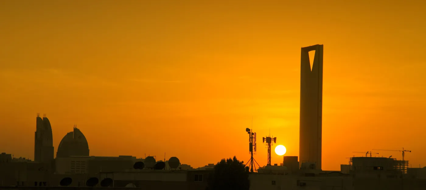 5472077-kingdom-tower.jpg