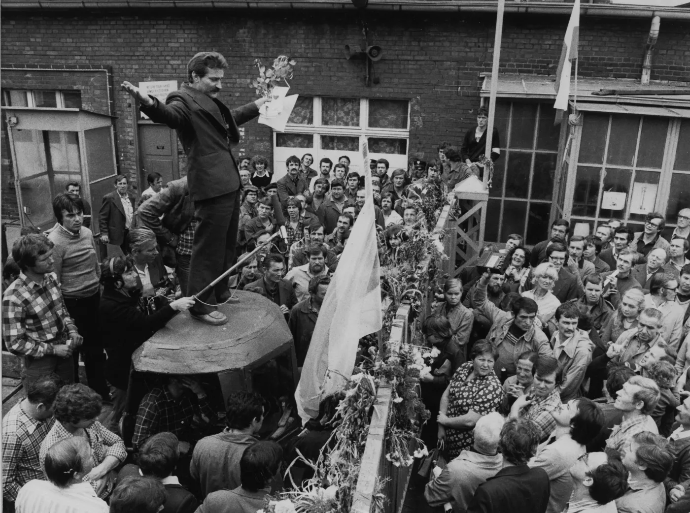 5484335-lech-walesa.jpg