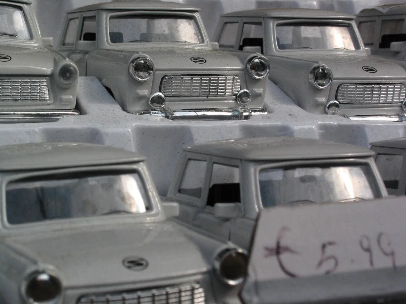 Zmarł twórca legendarnego auta, które nigdy nie rdzewiało. Trabant na zdjęciach