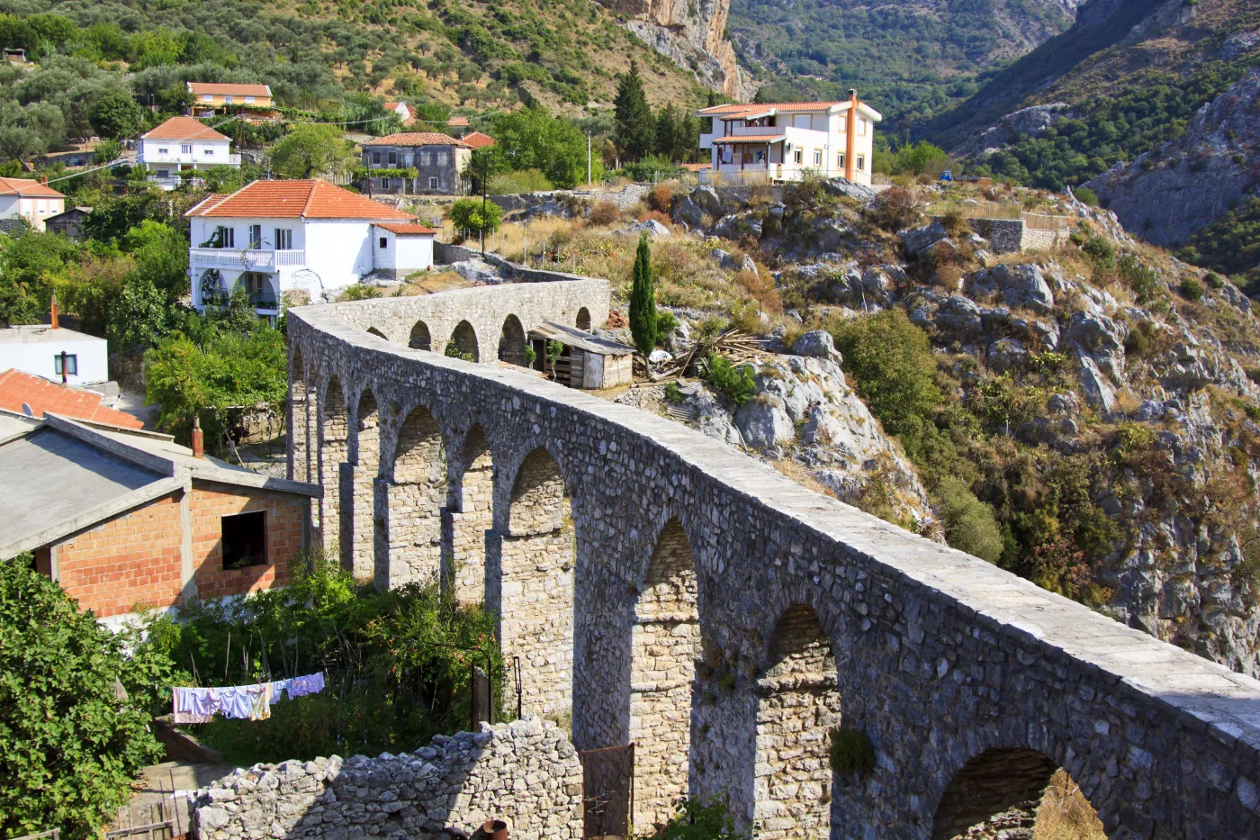 5284154-bar-czarnogora.jpg