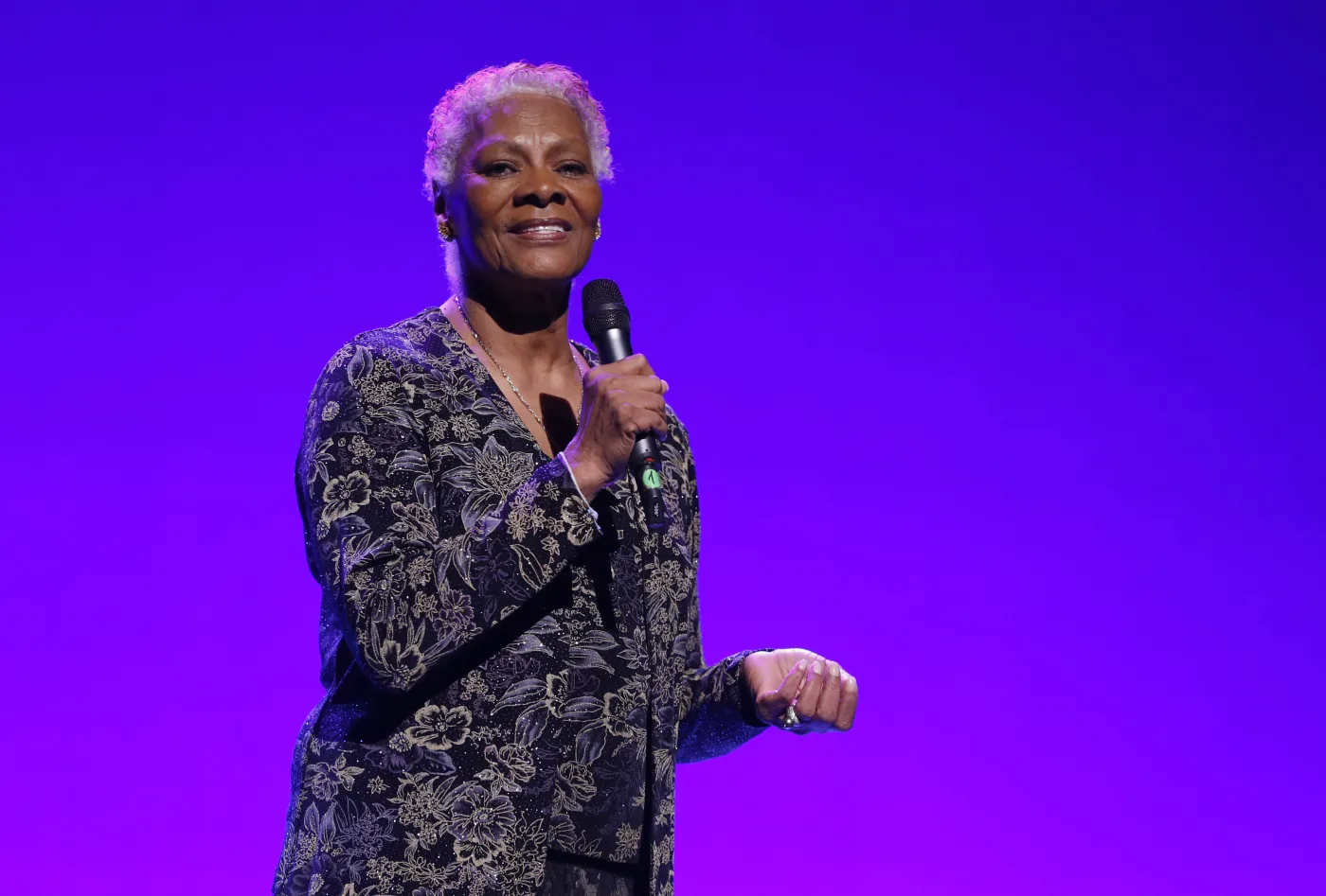 5184352-dionne-warwick.jpg