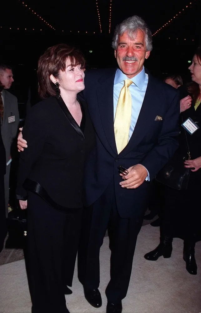 5222112-dennis-farina.jpg