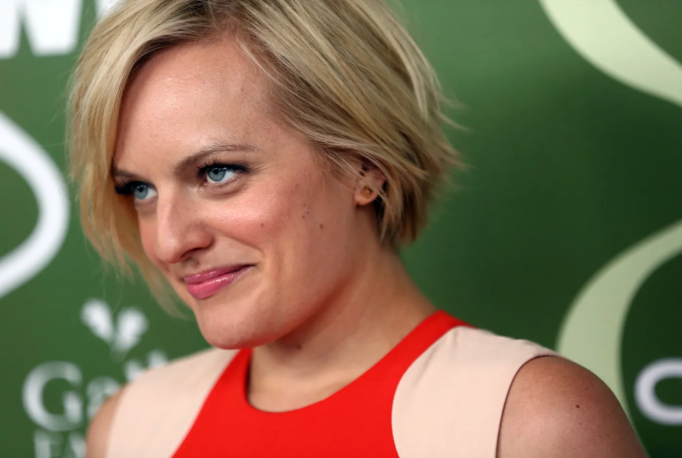 5823825-elisabeth-moss.jpg
