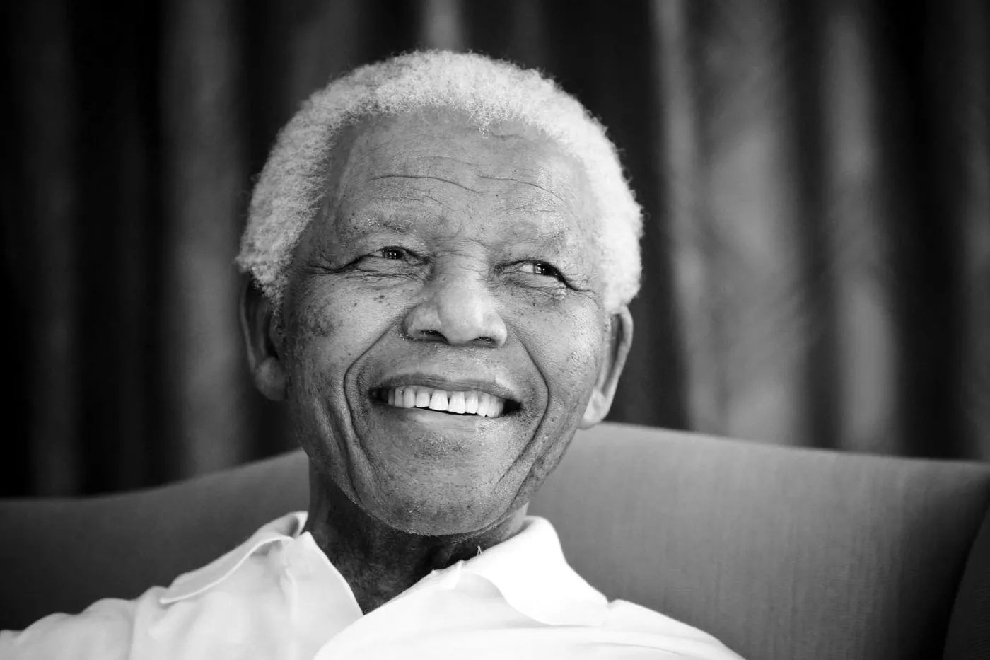5710173-nelson-mandela.jpg