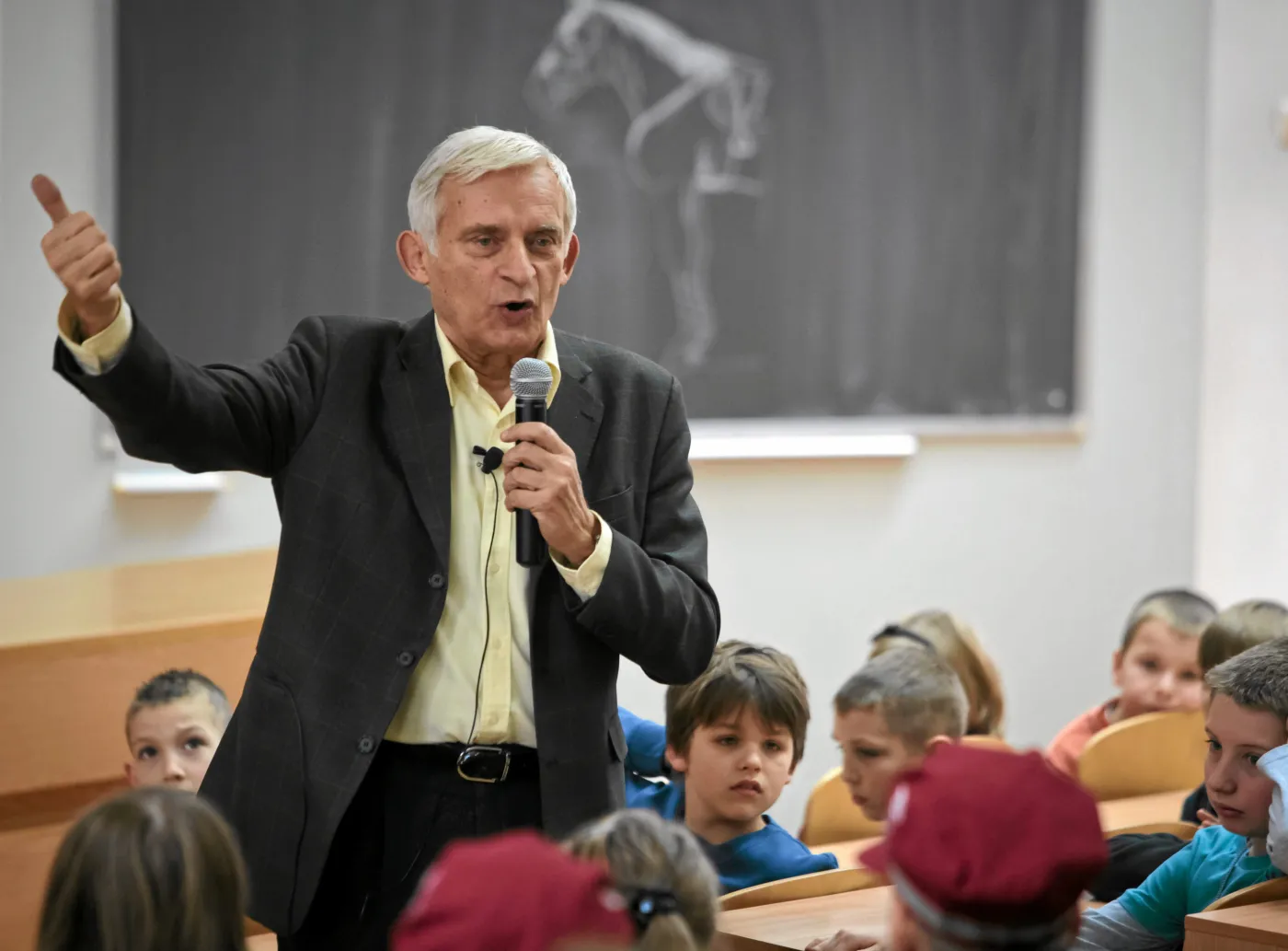 5836052-jerzy-buzek.jpg