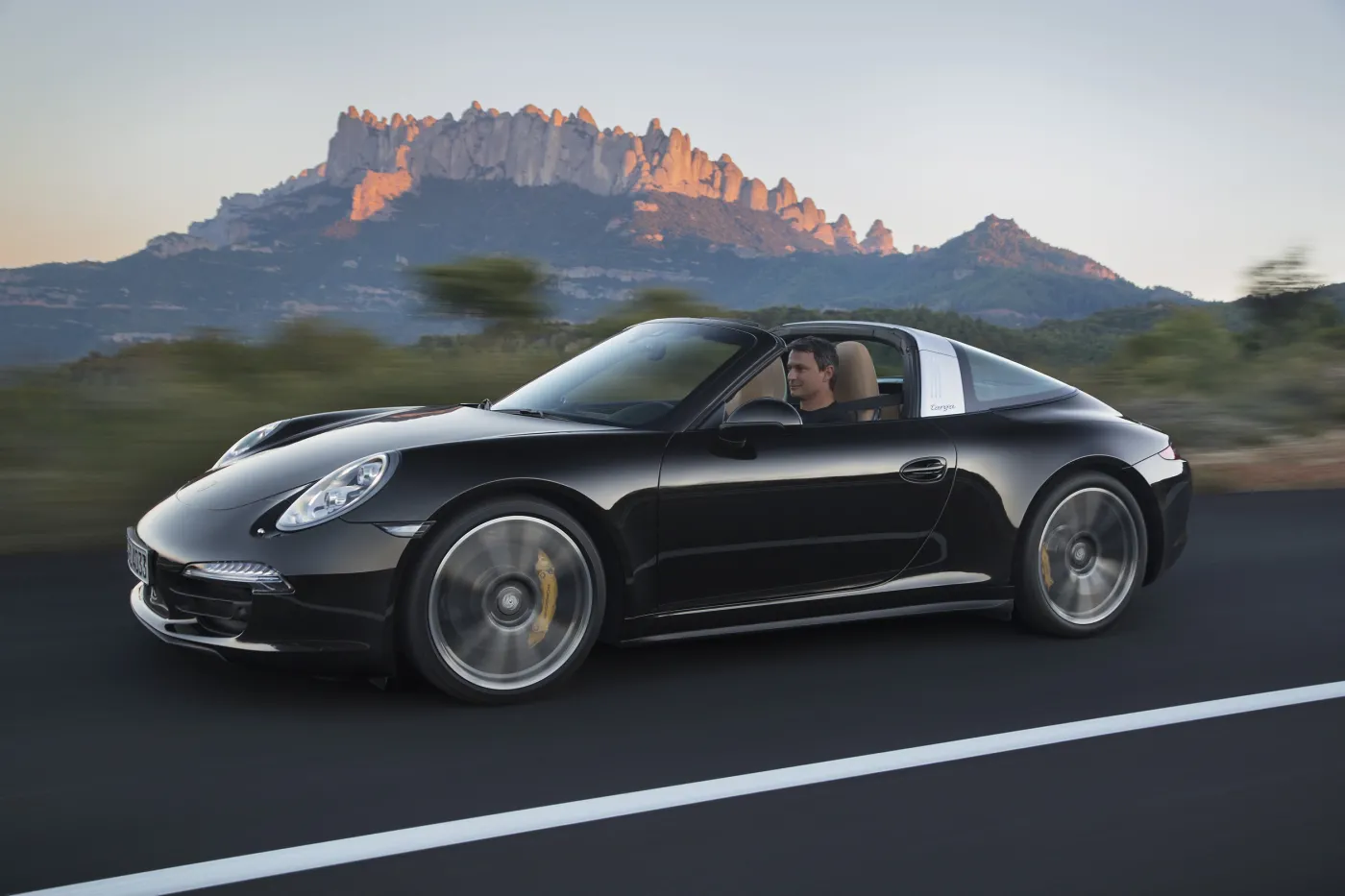 5836168-911-targa-3.jpg