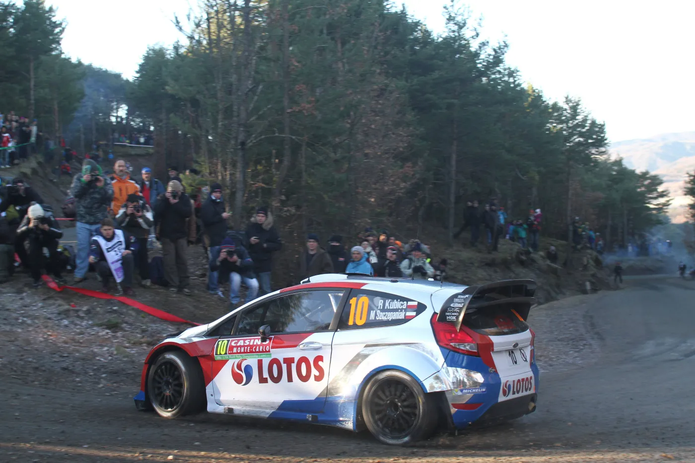 Rajd Monte Carlo: Robert Kubica czwarty po trzech odcinkach specjnych