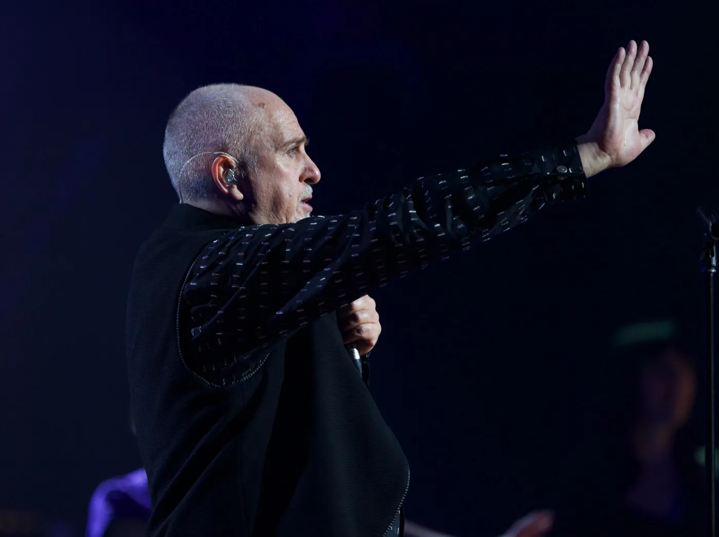 2562551-peter-gabriel.jpg
