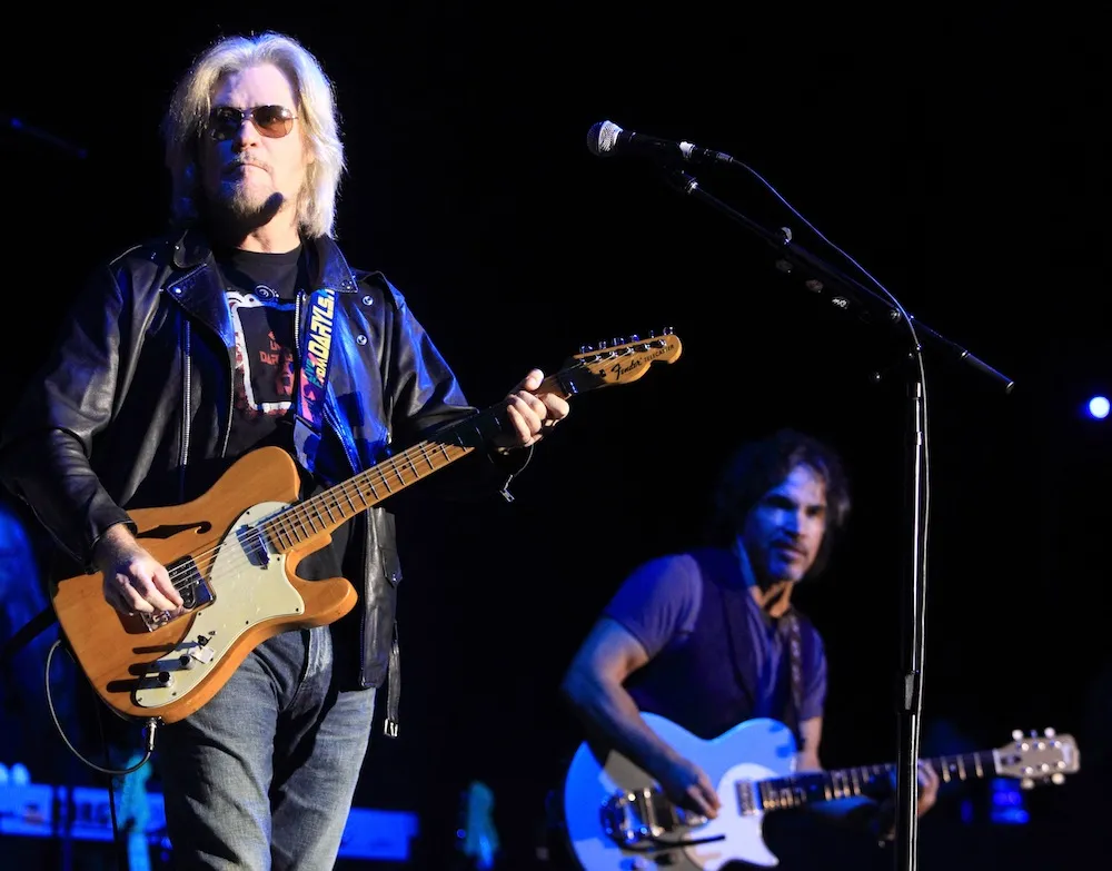 5539627-hall-and-oates.jpg