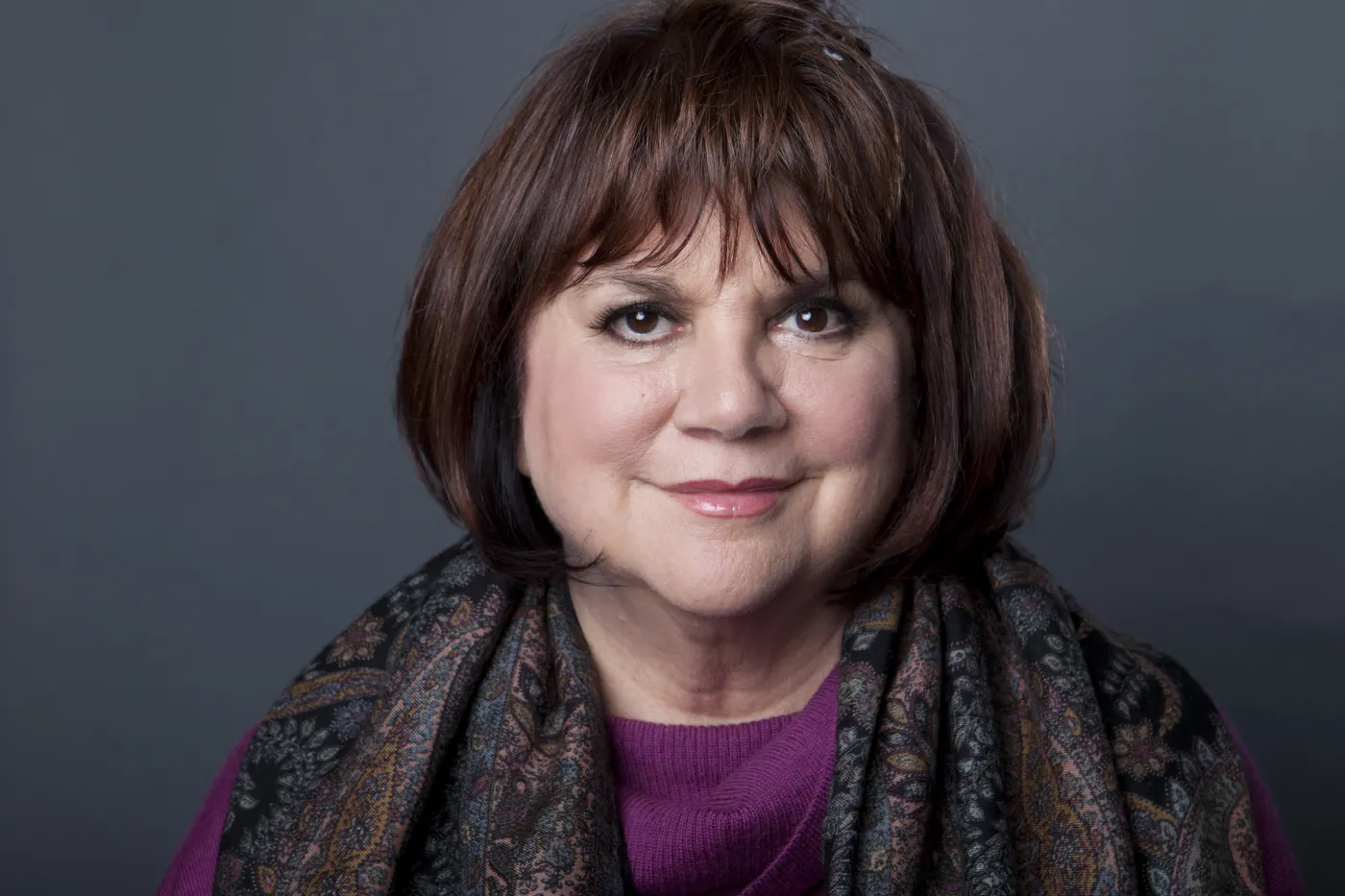 5539900-linda-ronstadt.jpg