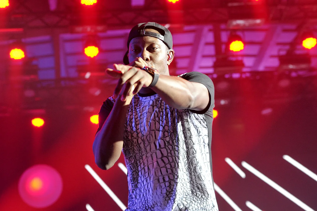 5583540-dizzee-rascal.jpg