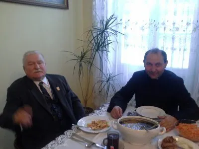 5589207-lech-walesa.jpg