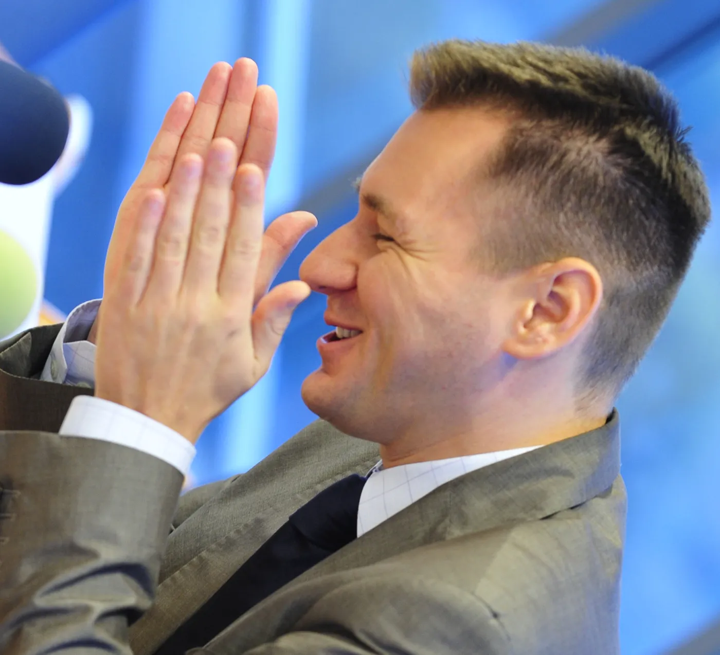 5594073-piotr-farfal.jpg