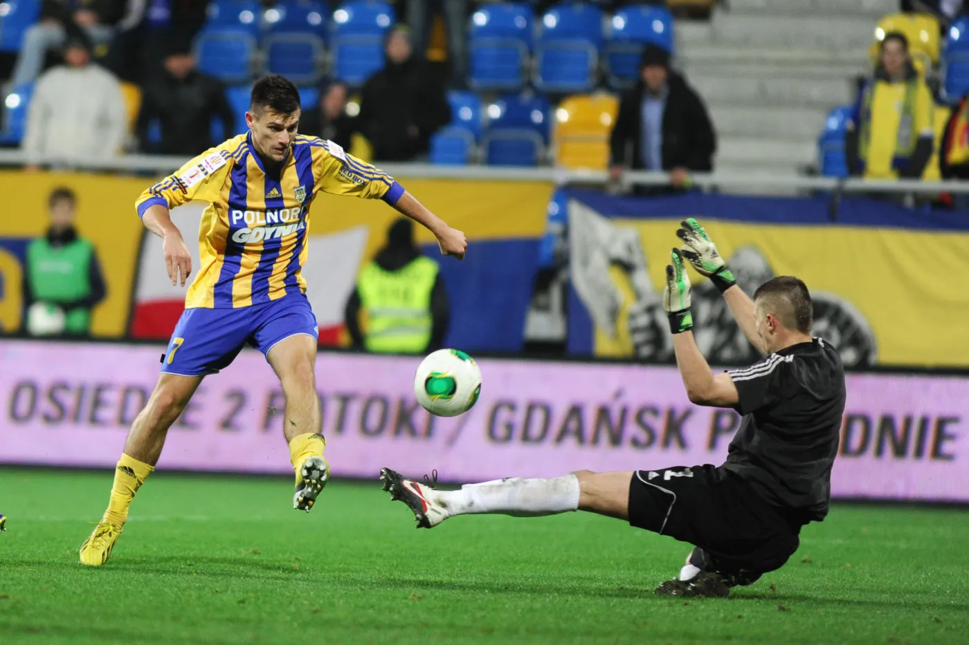Puchar Polski: Arka Gdynia rozgromiła Koronę Kielce 