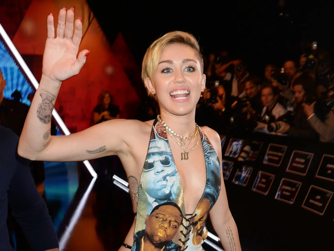 5619603-miley-cyrus.jpg