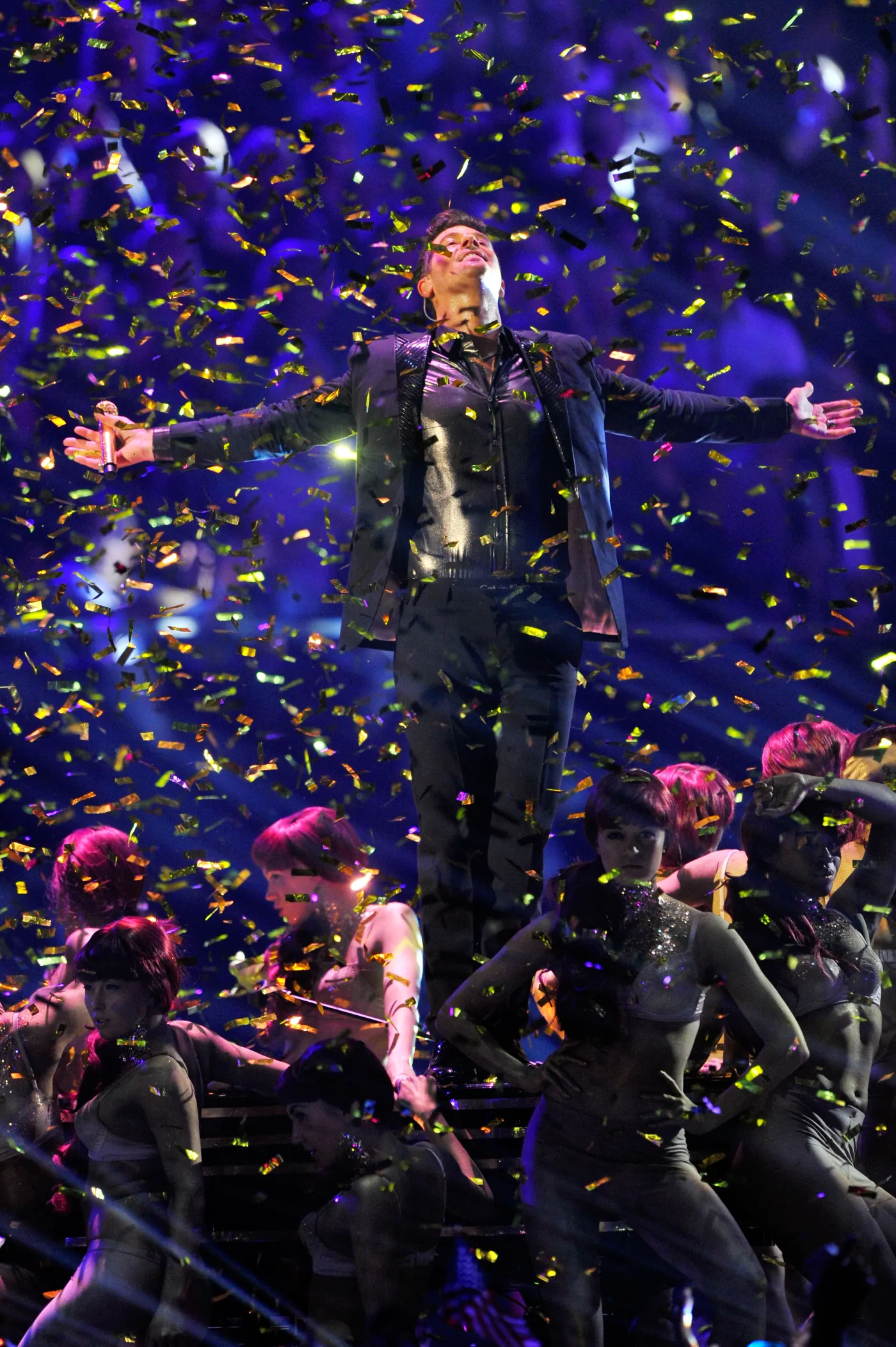5618675-robin-thicke.jpg