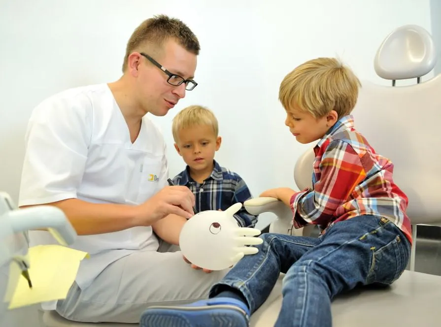 5629706-dentim-kids.jpg